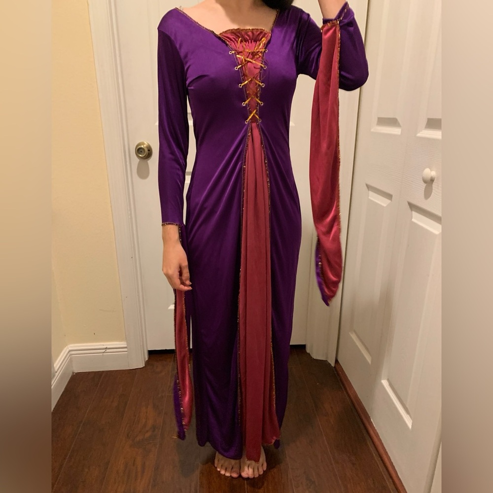 Women’s Medieval Dress Costume